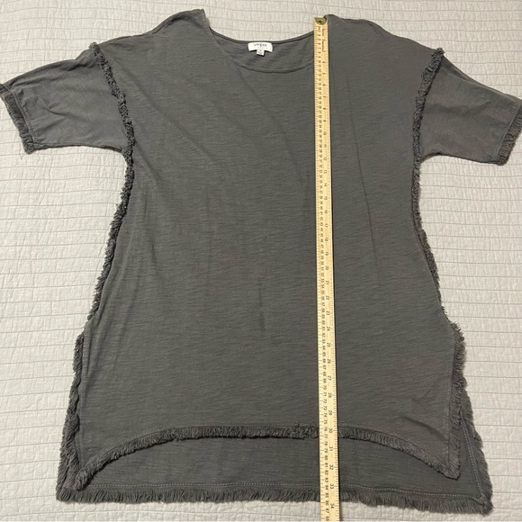 UMGEE Women's Short Sleeve Fringe Trim Hem Side Slit Tunic Top Relaxed Gray Med - Picture 4 of 8